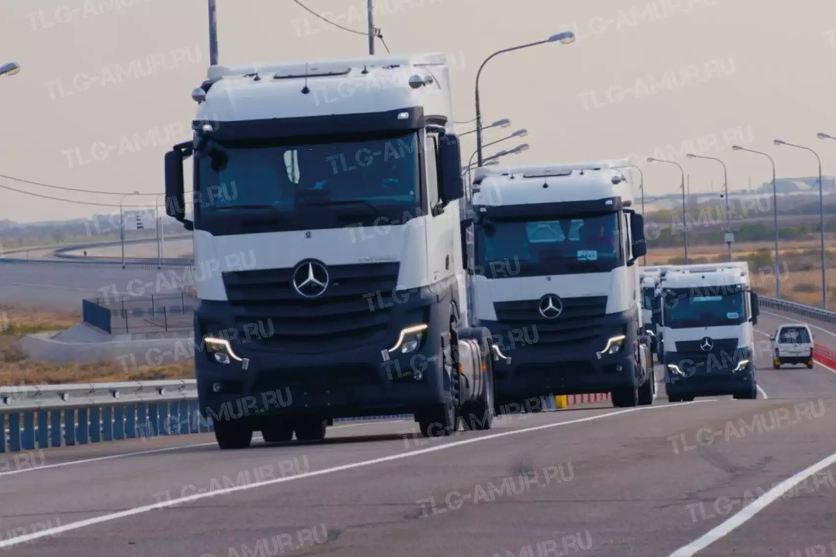 Доставка из Китая седельных тягачей Mercedes-Benz